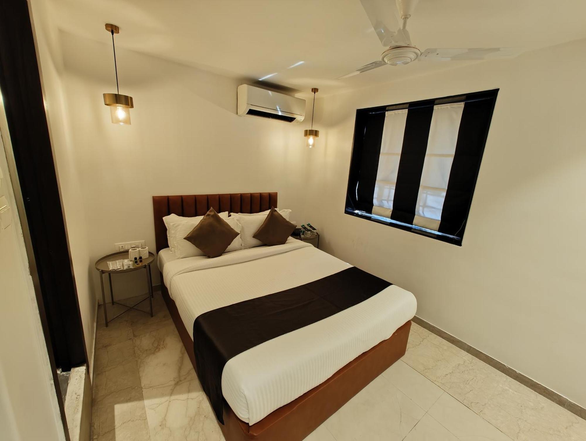 The Majlis Hotel - Colaba Bombay Exterior foto