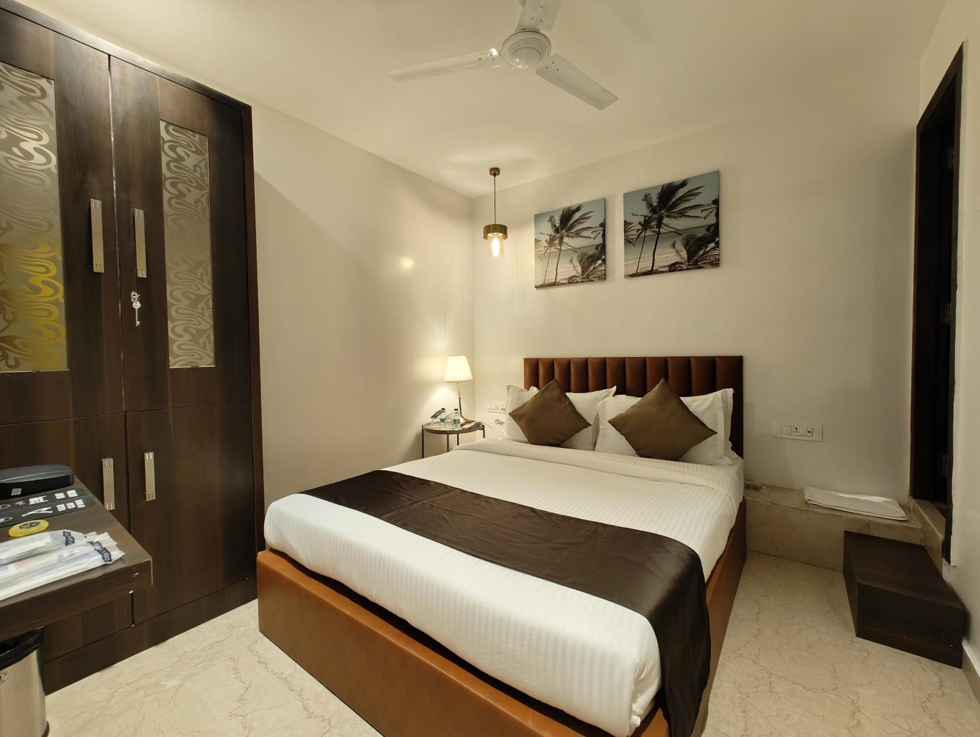 The Majlis Hotel - Colaba Bombay Exterior foto